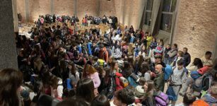 La Guida - Giubileo adolescenti, il primo giorno con il passaggio attraverso la Porta Santa