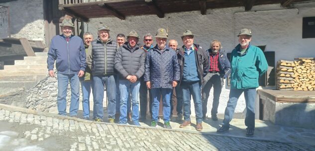 Nuovo direttivo per il gruppo Alpini di Bellino La Guida - Nuovo direttivo per il gruppo Alpini di Bellino