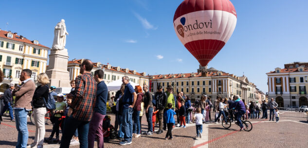 La Guida - In volo sopra Cuneo per il Cuneo Montagna Festival