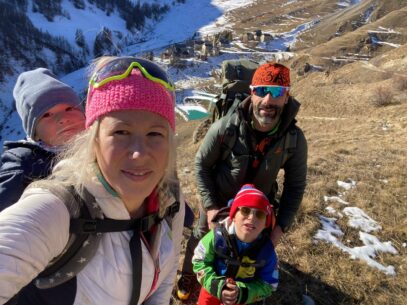 Greta Magnaldi e Igor Curletto con i giovani figli