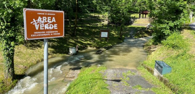 Acqua ancora sulla strada e campi allagati anche alla Magnesia a Bernezzo La Guida - Acqua ancora sulla strada e campi allagati anche alla Magnesia a Bernezzo
