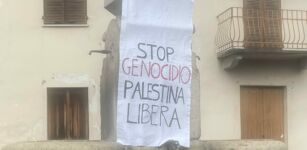 Paesana, appesi nella notte alcuni teli “pro Palestina” La Guida - Paesana, appesi nella notte alcuni teli “pro Palestina”