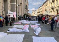 La Guida - 50.000 sudari per Gaza, anche a Cuneo presidio e mobilitazione per la pace in Palestina (foto)