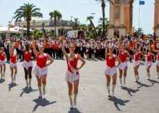 La Guida - Le majorette di Peveragno al festival di Finale Ligure