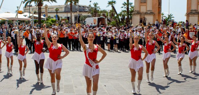 La Guida - Le majorette di Peveragno al festival di Finale Ligure