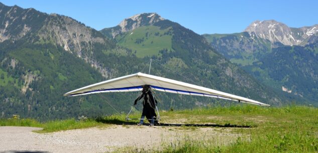 La Guida - A Bric Lombatera verrà inaugurata la nuova “pista” di decollo per volare ai piedi del Monviso