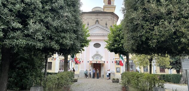 Caraglio, fiaccolata a Madonna del Castello La Guida - Caraglio, fiaccolata a Madonna del Castello