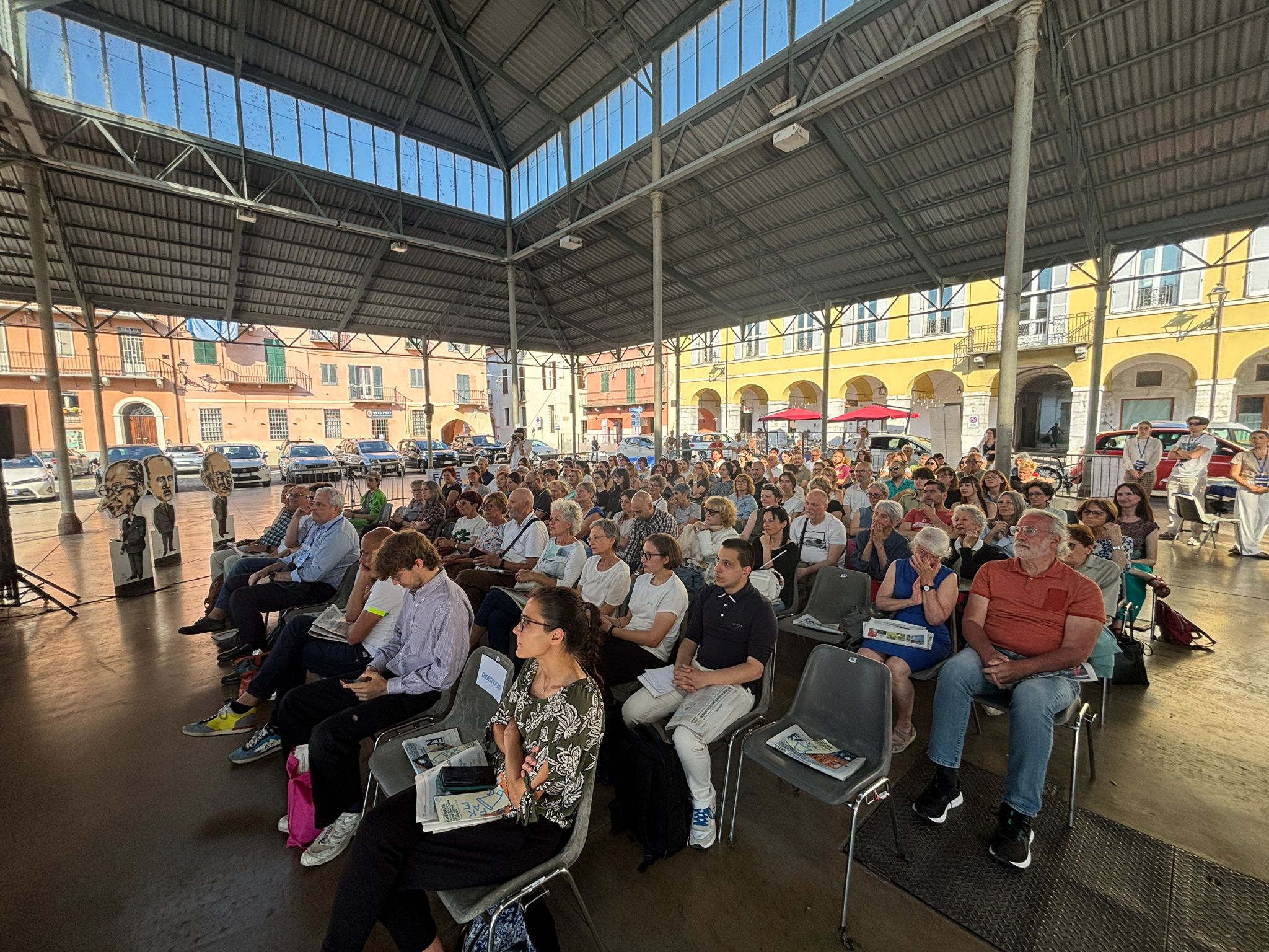 "Fake Neus" in piazza Virginio
