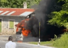 La Guida - Autobus in fiamme tra Garessio e Pamparato, nessun ferito