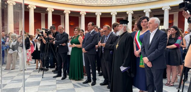 La Guida - La vicesindaca di Savigliano vola in Grecia con Cirio per ricordare Santorre di Santa Rosa