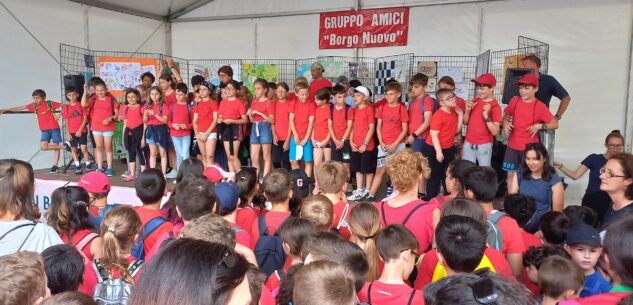 La Guida - Borgo, una marcia colorata per chiudere l’anno scolastico