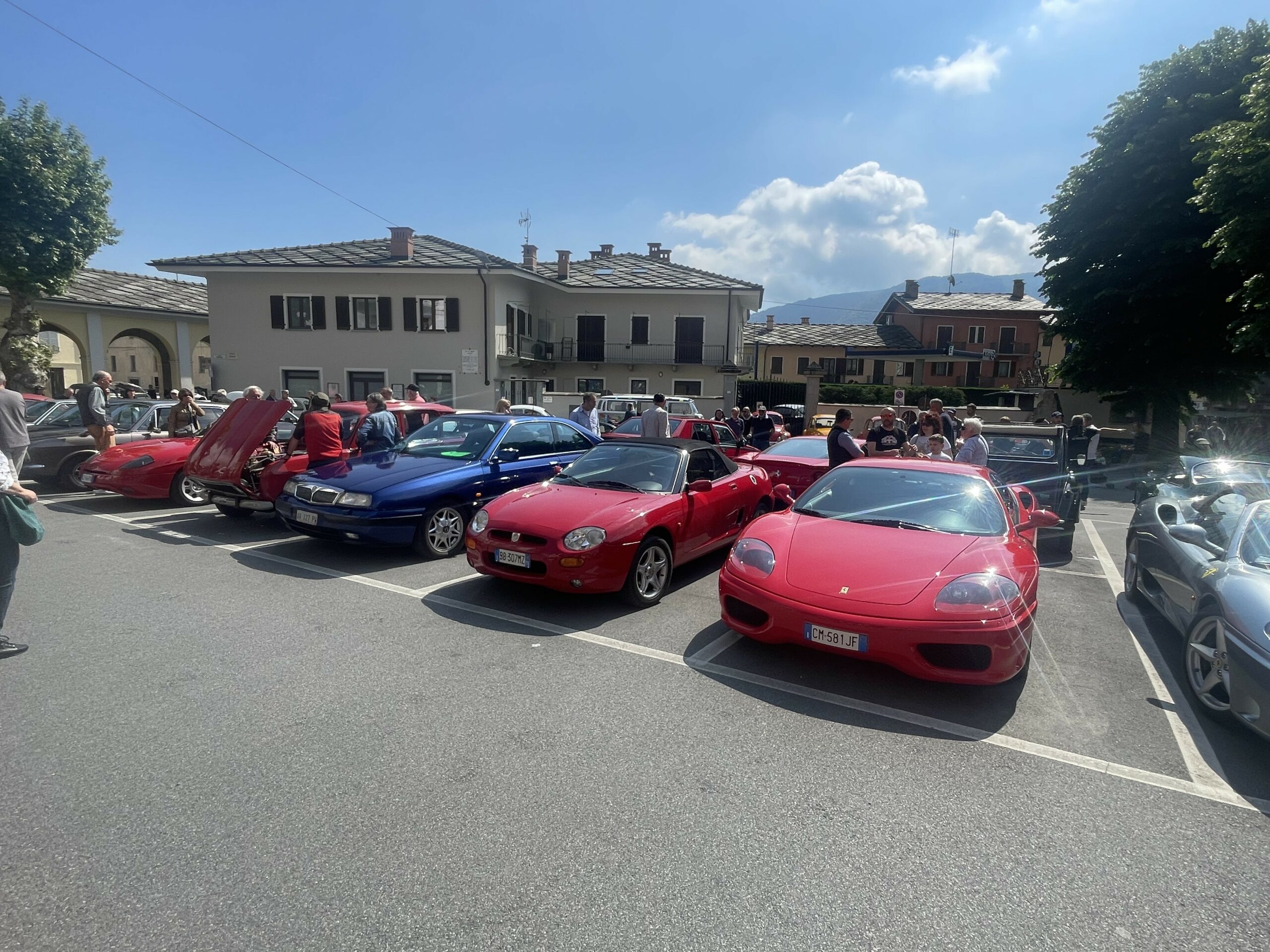 Paesana - raduno di auto d'epoca
