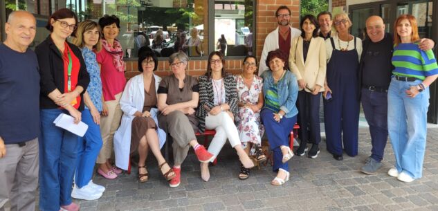 La Guida - Una panchina rossa all’ospedale di Savigliano