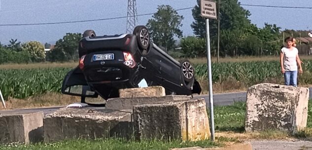 Busca: incidente con auto ribaltata sulla strada 589 dei laghi di Avigliana La Guida - Busca: incidente con auto ribaltata sulla strada 589 dei laghi di Avigliana