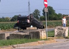 La Guida - Busca: incidente con auto ribaltata sulla strada 589 dei laghi di Avigliana