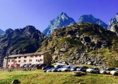 La Guida - Riapre l’Albergo Pian del Re, con vista sulle sorgenti del Po