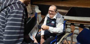 Dario, il sassofonista che ha ritrovato la voce con il Coro degli afasici La Guida - Dario, il sassofonista che ha ritrovato la voce con il Coro degli afasici