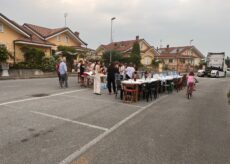 La Guida - Borgo, cena in strada in via Fontanelle