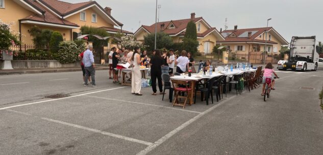 La Guida - Borgo, cena in strada in via Fontanelle