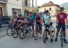 La Guida - Da Bernezzo a Capo Nord in bici, l’avventura di sei pensionati partiti oggi