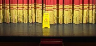 La Guida - Piove sul palco del Toselli, spettacolo interrotto