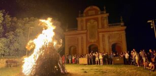 La Guida - Caraglio, la festa con il falò di San Giovanni (video)