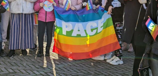 Donne in piazza per la pace La Guida - Donne in piazza per la pace