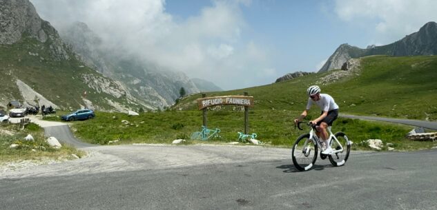 La Guida - Fauniera, Tadej Pogačar si allena sulla salita simbolo del ciclismo italiano (video e foto)