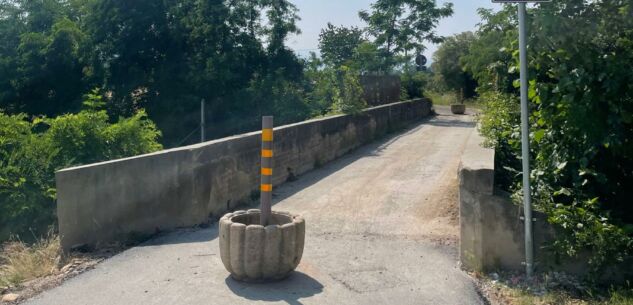 La Guida - Cuneo, il cavalcavia ferroviario di via Chiri riservato a pedoni e ciclisti
