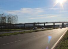La Guida - Asfaltatura in notturna della tangenziale di Alba