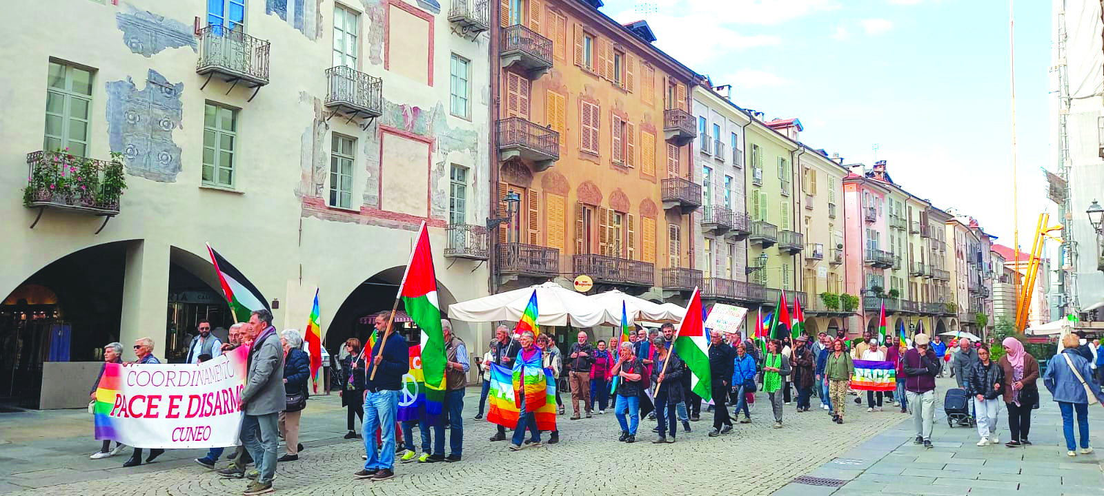 Cuneo - sfilata manifestazione pace e disarmo