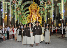 La Guida - Processione, fiori e luci a Cuneo