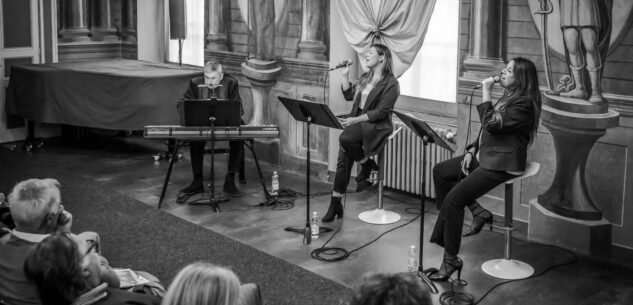 La Guida - Sul palco di Paraloup il concerto dei Crossing Sound Trio