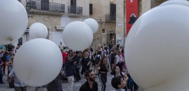 La Guida - Cento palloni bianchi per la speranza