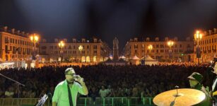 La Guida - Ieri, sabato 19, i Tiromancino hanno riempito piazza Galimberti. Stasera Ariacorte e Sergio Berardo