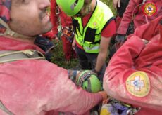 La Guida - È stato estratto dalle cavità lo speleologo rimasto ferito a Ormea