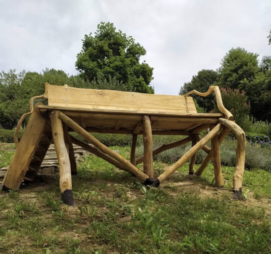 panchina gigante a Castellar di Boves