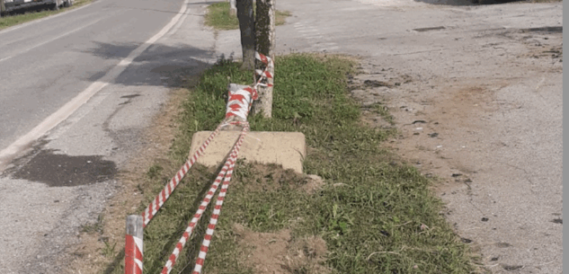 La Guida - Incidente stradale a Boves, abbattuto un palo della luce