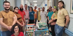 La Guida - Giochi e libri donati all’ospedale Santa Croce in memoria di Willy Tagliaferri