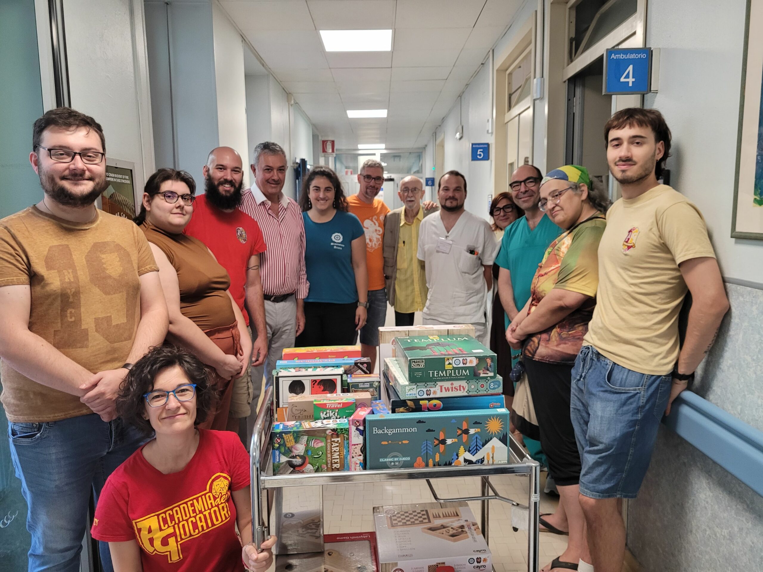 Giochi e libri donati all’ospedale Santa Croce in memoria di Willy Tagliaferri