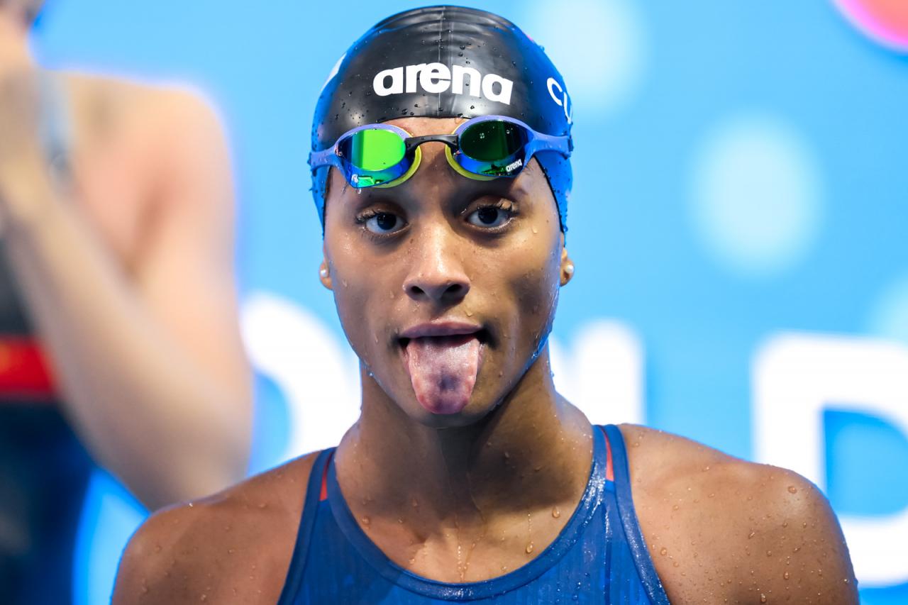Sara Curtis supera brillantemente le batterie di qualificazione nei 100 sl