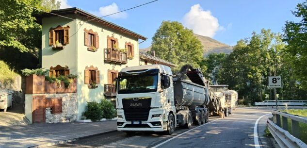 La Guida - Vuelta 2025, terminati i lavori di asfaltatura sulla strada statale 20 a Limone Piemonte