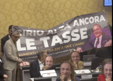 La Guida - Aumento Irpef regionale, la protesta della minoranza: “Questo blitz estivo è una vergogna, Cirio dov’è?”