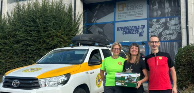 La Guida - L’Utensileria Cuneese dona una motosega a batteria al soccorso alpino di Cuneo e Valle Gesso