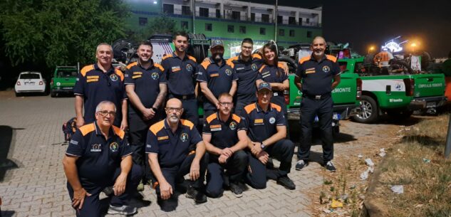 La Guida - Una decina di volontari dal Piemonte a Napoli per spegnere gli incendi vicino al Vesuvio