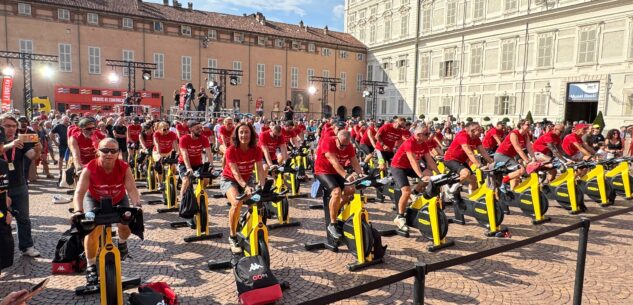 Ciclismo, l’entusiasmo per la partenza della Vuelta dal Piemonte La Guida - Ciclismo, l’entusiasmo per la partenza della Vuelta dal Piemonte