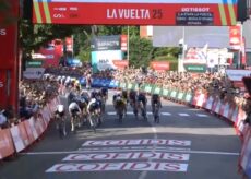 La Guida - A Novara vince in volata Jesper Philipsen