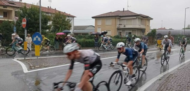La Guida - Caduta di gruppo nei pressi di Fontanelle (video)