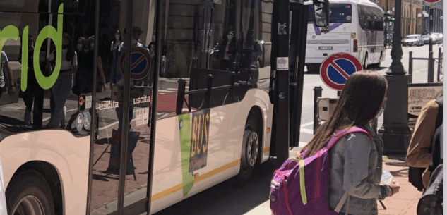 La Guida - Piemove, trasporti gratuiti ma non per tutti: “Troppi studenti dimenticati”