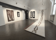 La Guida - Una mostra che riflette sul sacro
